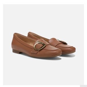 Shoe by Naturalizer beige loafer